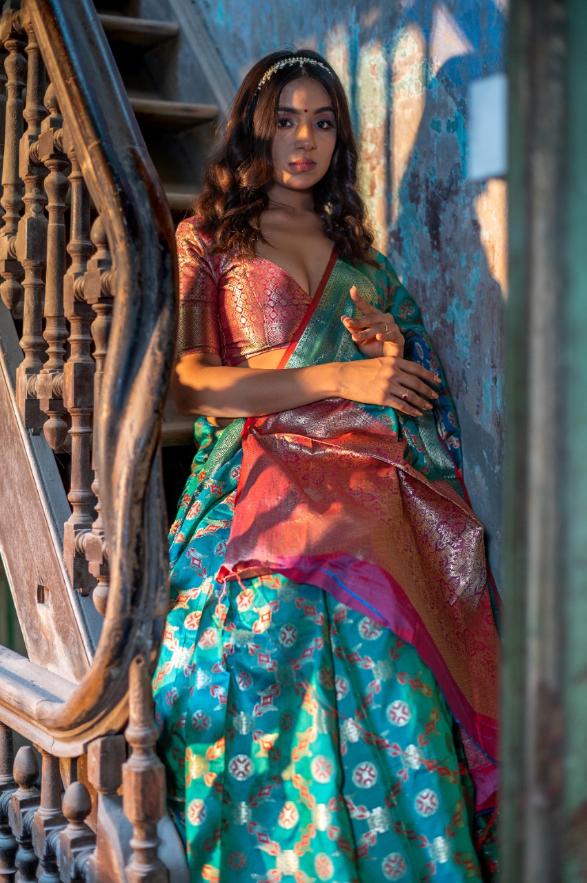 Kannada Actress Priyamani Raj Hottest Saree Blouse Designs | Heavy Bust  Blouse Designs