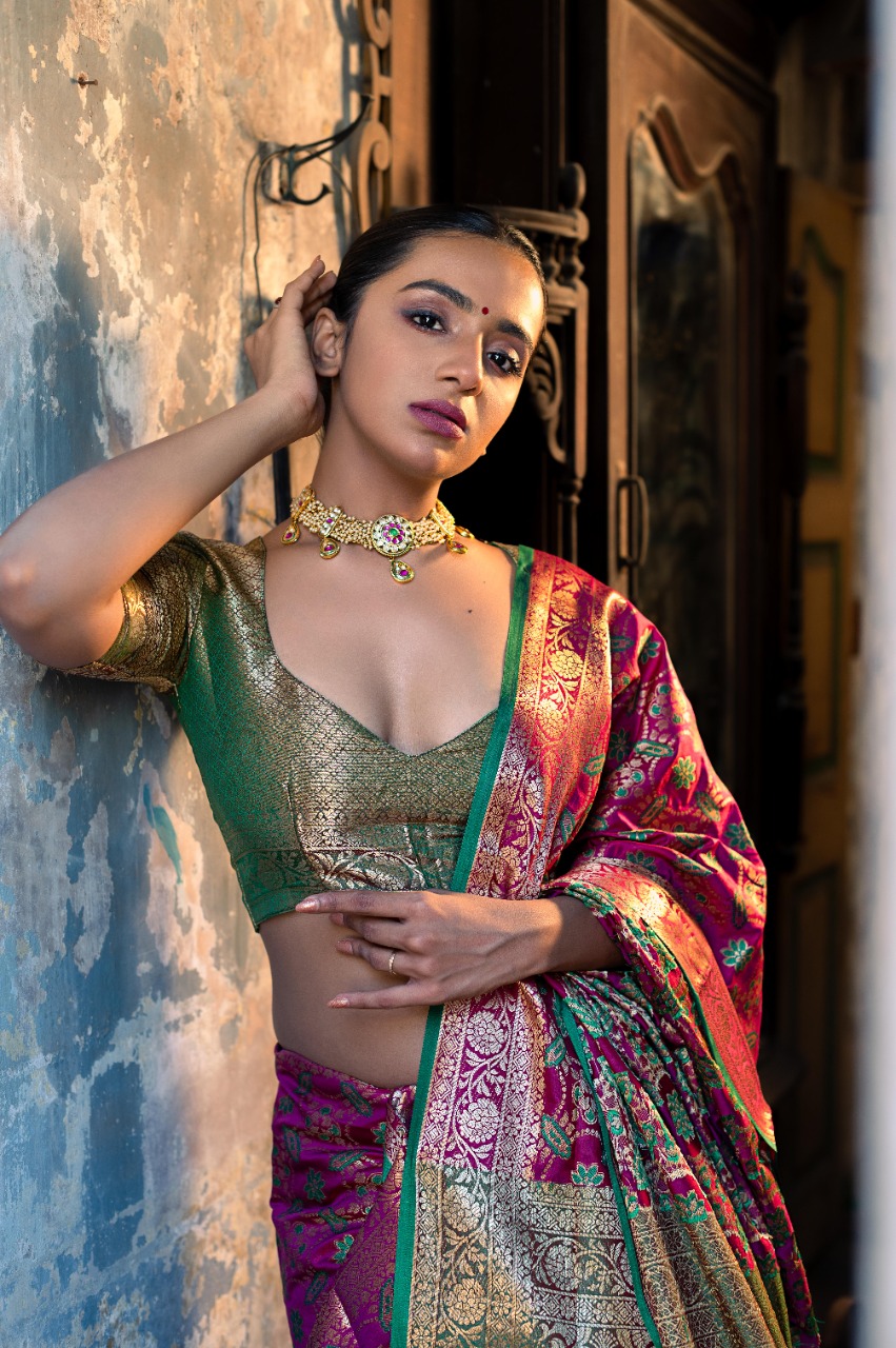 TIPS AND TRICKS ON CHOOSING ACCESSORIES FOR SAREES – The Loom Blog