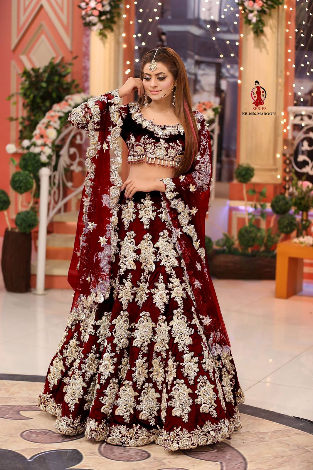 Graceful Heavy Work Red Indian Dress Bridal Lehenga Choli SM1204