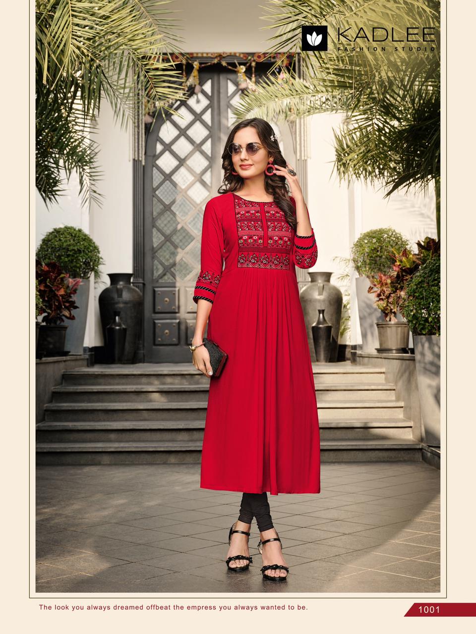 Huggy Women Red chilli Solid ChuridarLength Leggings M  Yavonne
