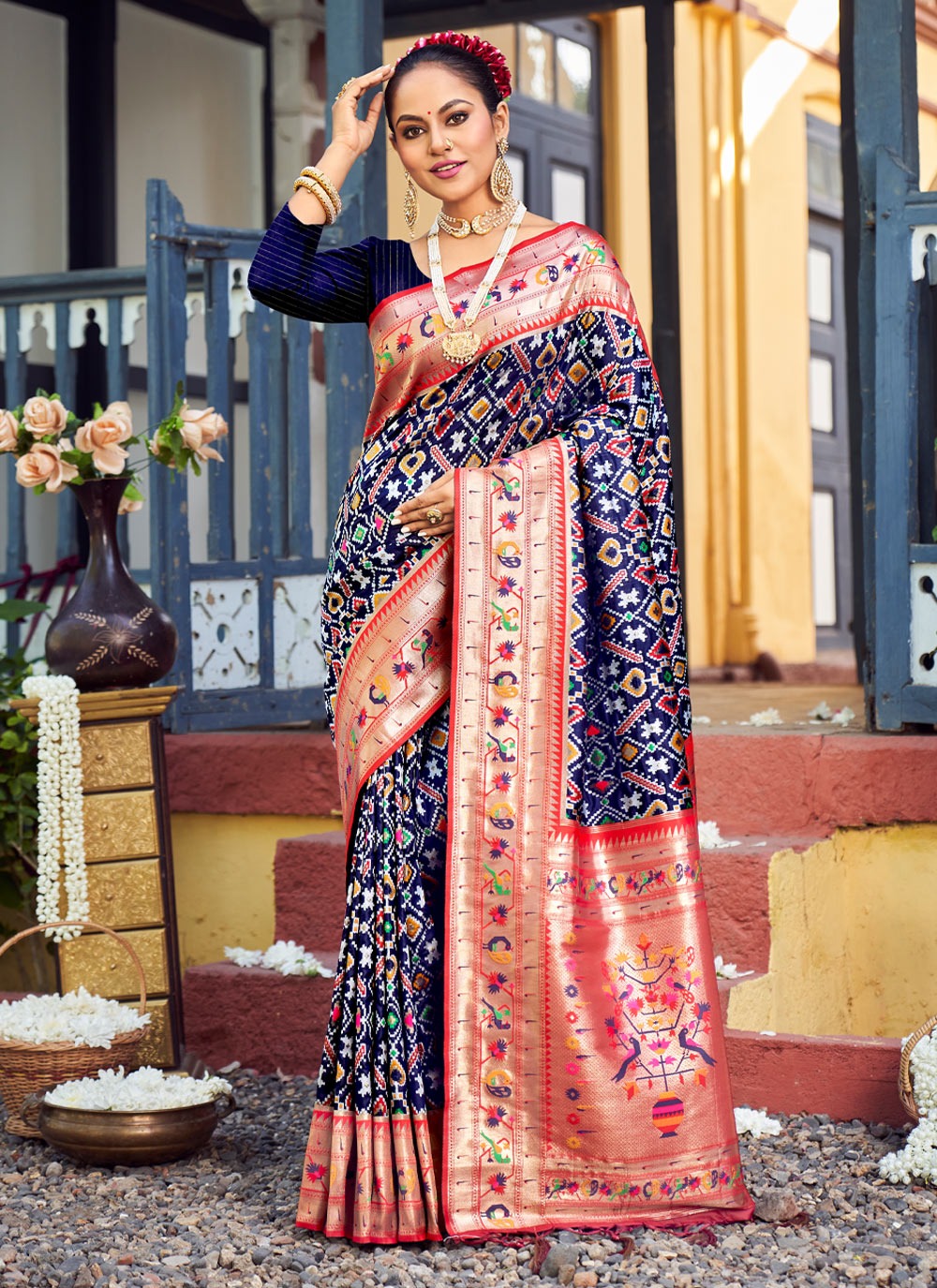 RAJPATH AAHANA PATOLA TRADITIONAL SILK WEAVING SAREES WHOLESALE  MANUIFACTURER IN SURAT - Reewaz International | Wholesaler & Exporter of  indian ethnic wear catalogs.