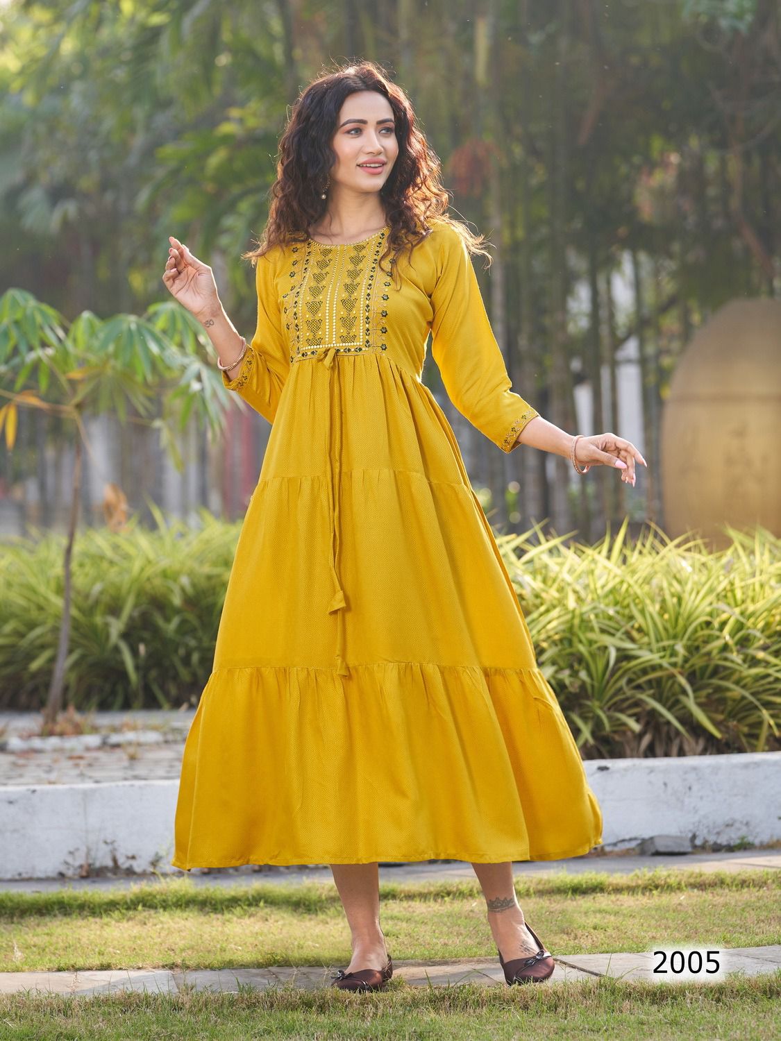 3/4 Sleeve Rayon Nayra Cut Kurti Pant Set, Hand Wash, 180 Gsm at Rs 875/set  in Jaipur