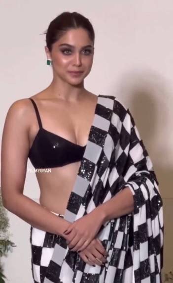 DN 2089 BY SAGAR IMPEX DESIGNER BOLLYWOOD SAREE WHOLESALER IN INDIA