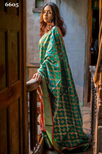 AAHANA PATOLA BY RAJPATH TRADITIONAL SILK WEAVING PATOLA MANUFACTURER IN INDIA