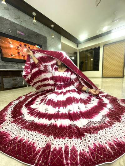 NAVRATRI NIGHTS 2025 BY BLUEHILLS DESIGNER TRADITIONAL LEHENGA CHOLI WHOLESALER IN SURAT