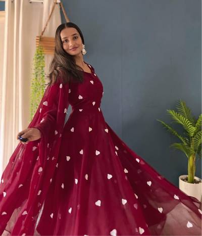 DVD 5041 BY SAGAR IMPEX DESIGNER EMBROIDERY GOWN WHOLESALER IN INDIA